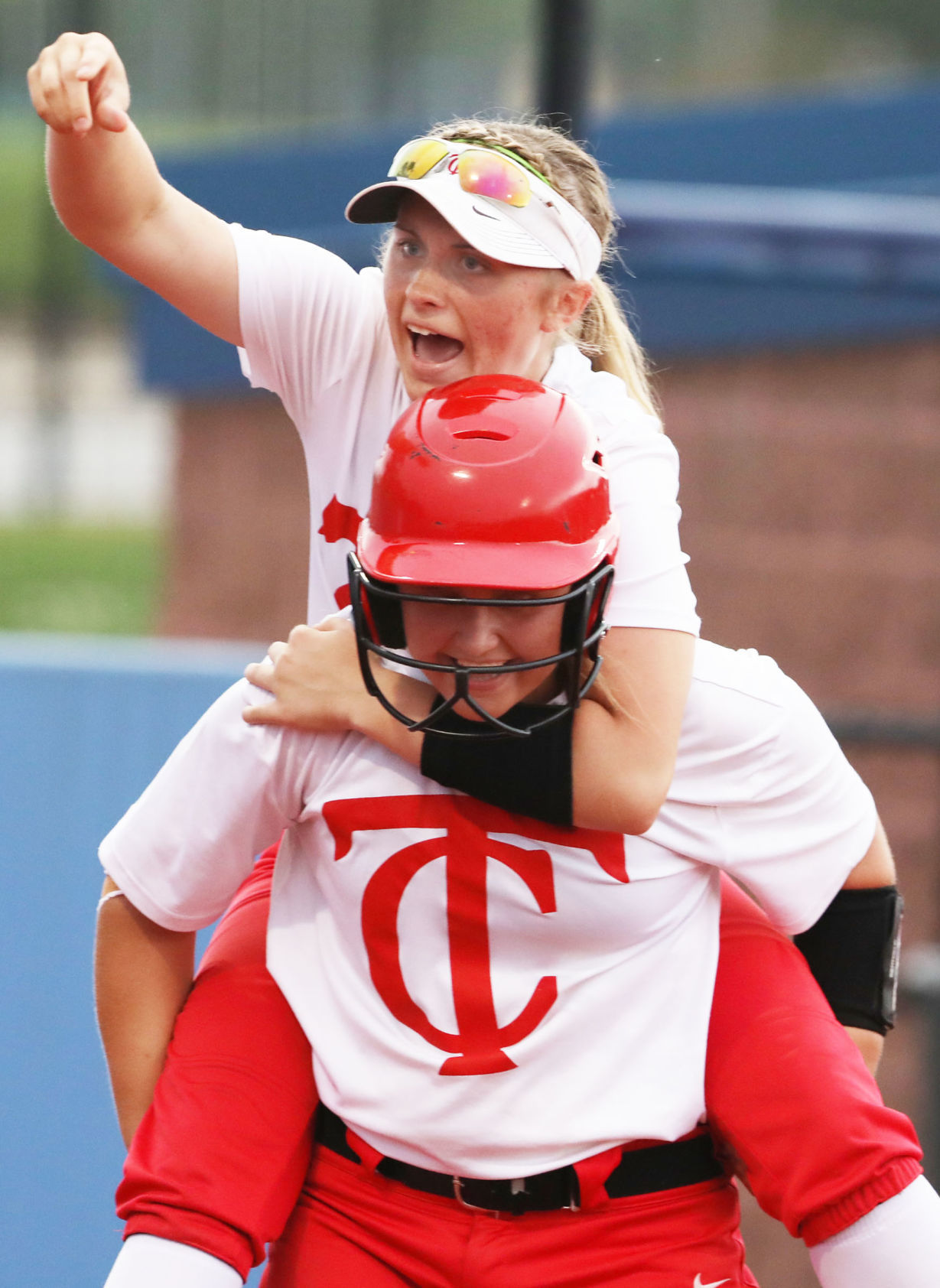 Charleston vs Mount Zion softball 16 5.29.19.jpg
